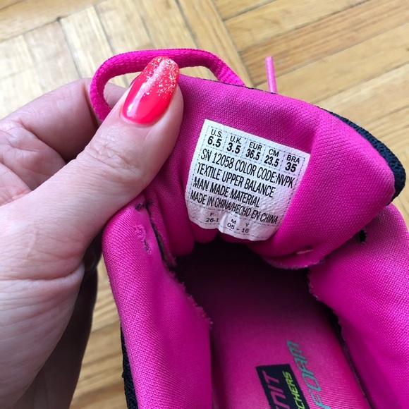SKECHERS memory foam runners. Size 6.5 - Picture 4 of 5